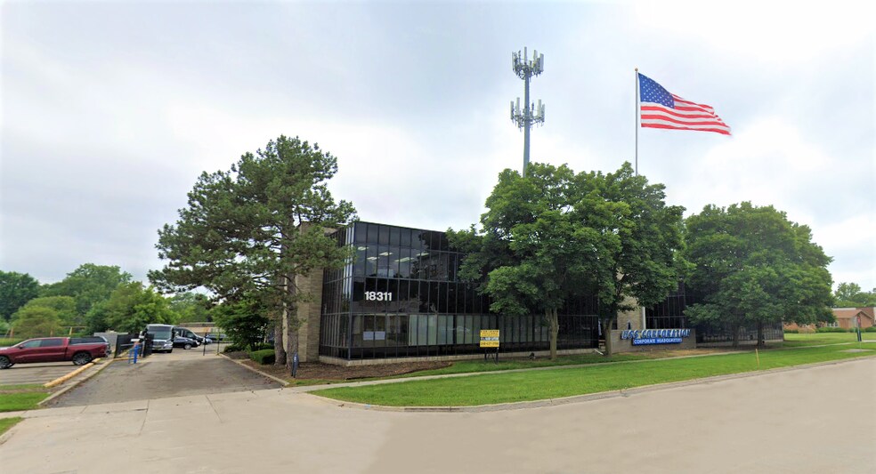 18311 W 10 Mile Rd, Southfield, MI à vendre - Photo de l’immeuble – Image 2 sur 7