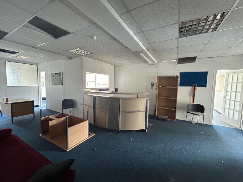 28-34 Chapel St, Luton à louer - Photo de l’immeuble – Image 3 sur 6