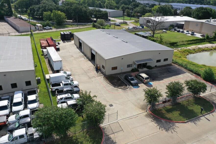 3402 Bacor Rd, Houston, TX à louer - Photo de l’immeuble – Image 1 sur 5