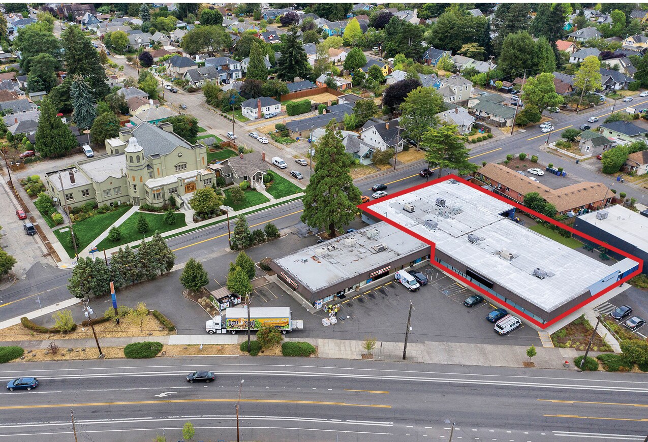 6130-6144 SE Foster Rd, Portland, OR à louer Photo de l’immeuble– Image 1 sur 14