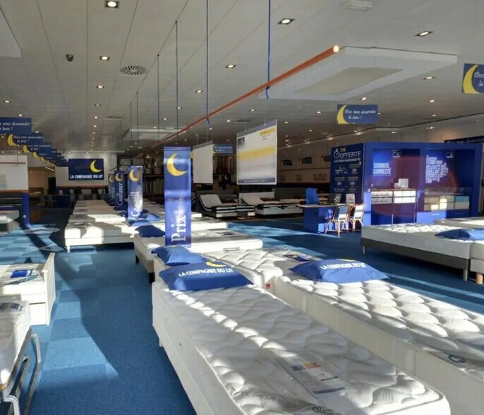 Local commercial dans Les Pennes-Mirabeau à louer - Photo intérieure – Image 3 sur 5