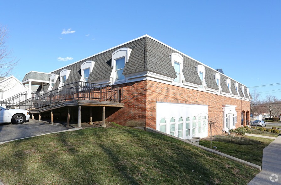 202 Cherry St, Milford, CT à vendre - Photo de l’immeuble – Image 2 sur 4