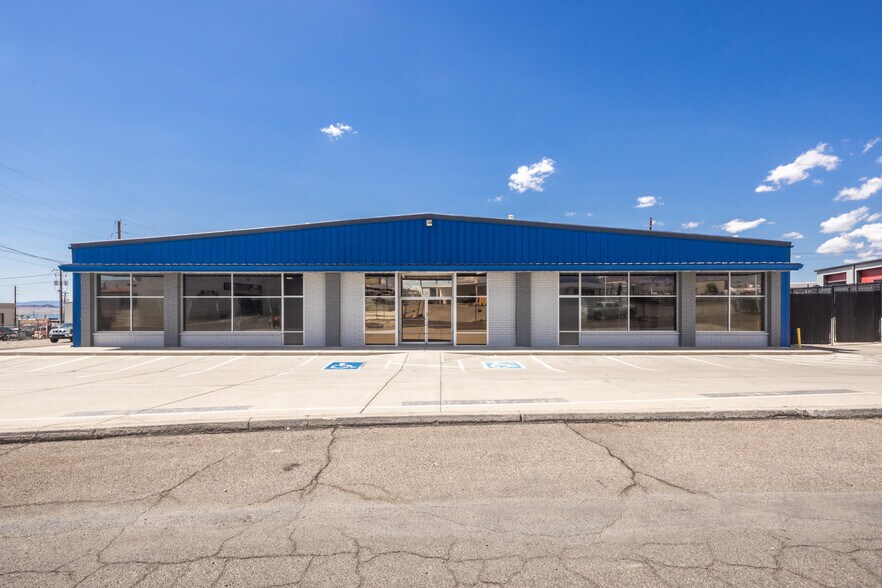 1851 Commander Dr, Lake Havasu City, AZ à louer - Photo de l’immeuble – Image 1 sur 59