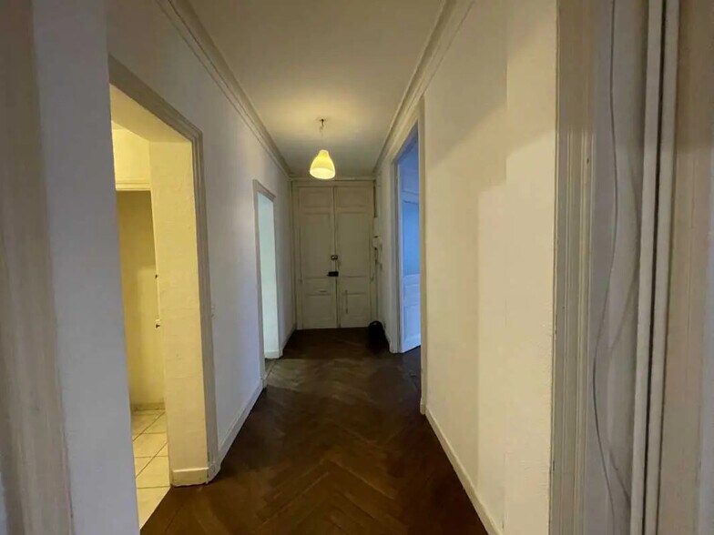 15 Rue Du Roi Albert, Nantes à louer - Photo de l’immeuble – Image 3 sur 7