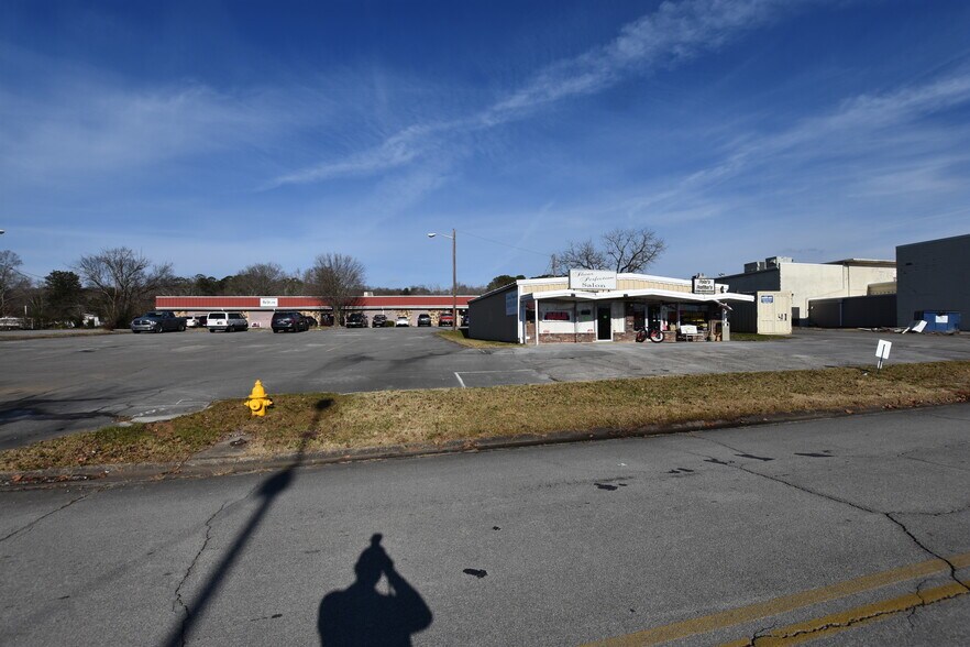 115-117 Randolph Rd, Oak Ridge, TN à vendre - Photo de l’immeuble – Image 3 sur 11