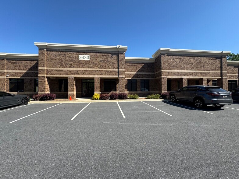 3430 Paddocks Pky, Suwanee, GA à louer - Photo de l’immeuble – Image 1 sur 19