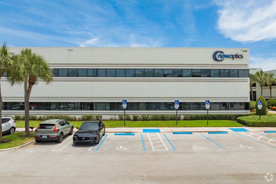 1615 S Congress Ave, Delray Beach, FL à louer - Photo de l’immeuble – Image 3 sur 4