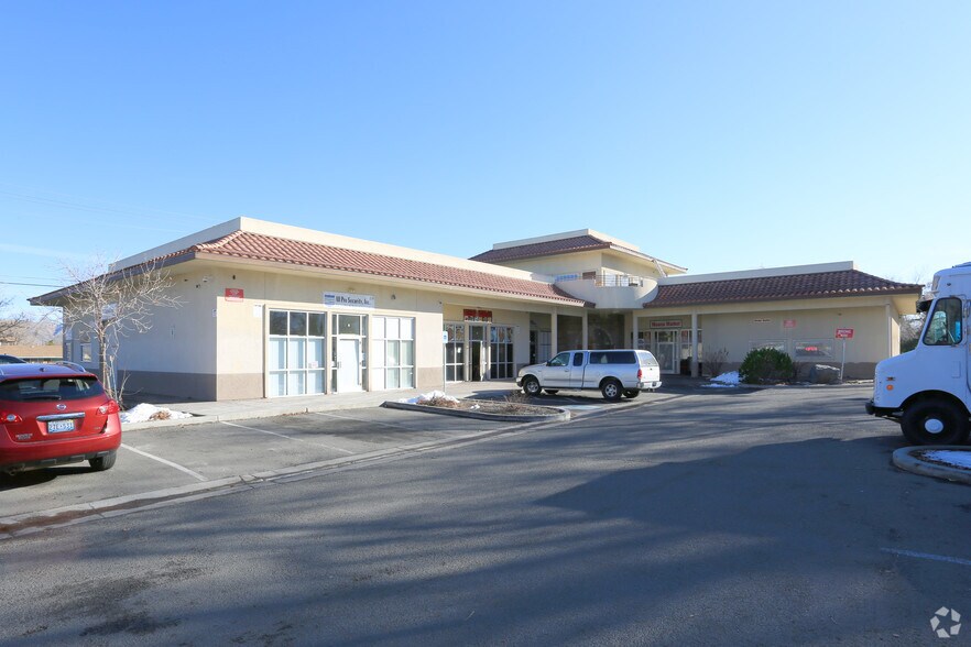 1295 E Moana Ln, Reno, NV à vendre - Photo de l’immeuble – Image 2 sur 11