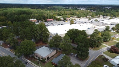 1006 N Arendell Ave, Zebulon, NC à louer Aérien– Image 1 sur 12