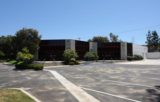 Plus de détails pour 2081 Las Palmas Dr, Carlsbad, CA - Industriel/Logistique à louer