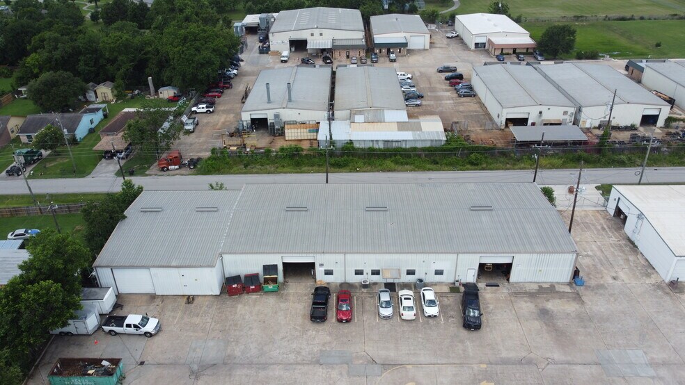 9879 Tanner Rd, Houston, TX à vendre - Photo de l’immeuble – Image 3 sur 5
