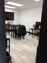 210 Colonnade Rd, Ottawa, ON à louer Photo intérieure– Image 2 sur 8