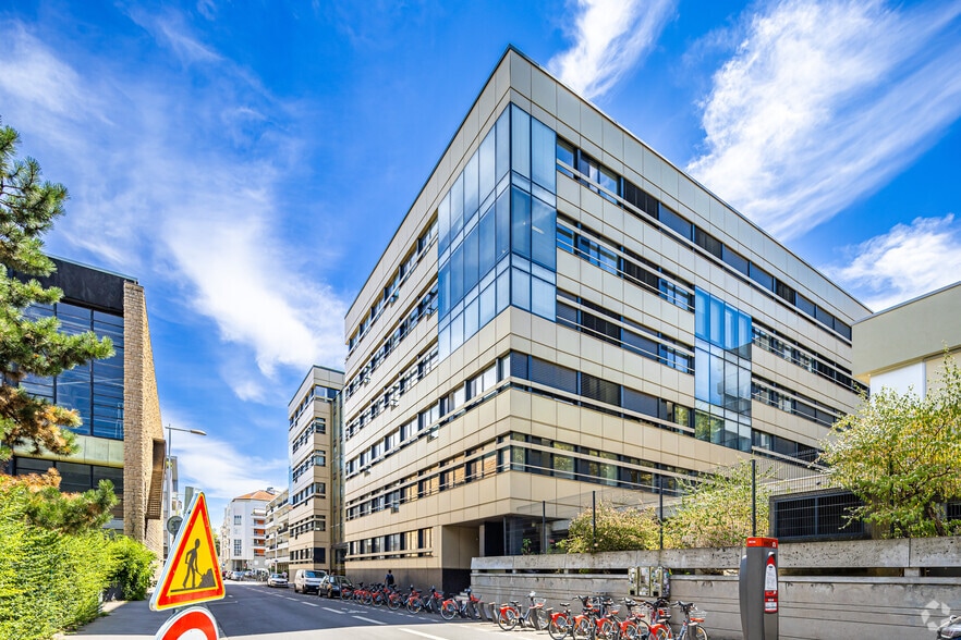 54 Rue Du Pensionnat, Lyon à louer - Photo de l’immeuble – Image 3 sur 3