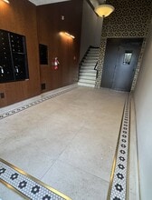 230 SW 3rd St, Corvallis, OR à louer Hall d’entrée– Image 2 sur 5