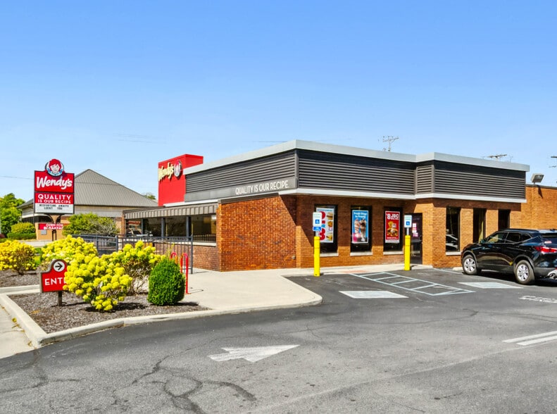 2620 W Jackson St, Muncie, IN à vendre - Photo de l’immeuble – Image 2 sur 6