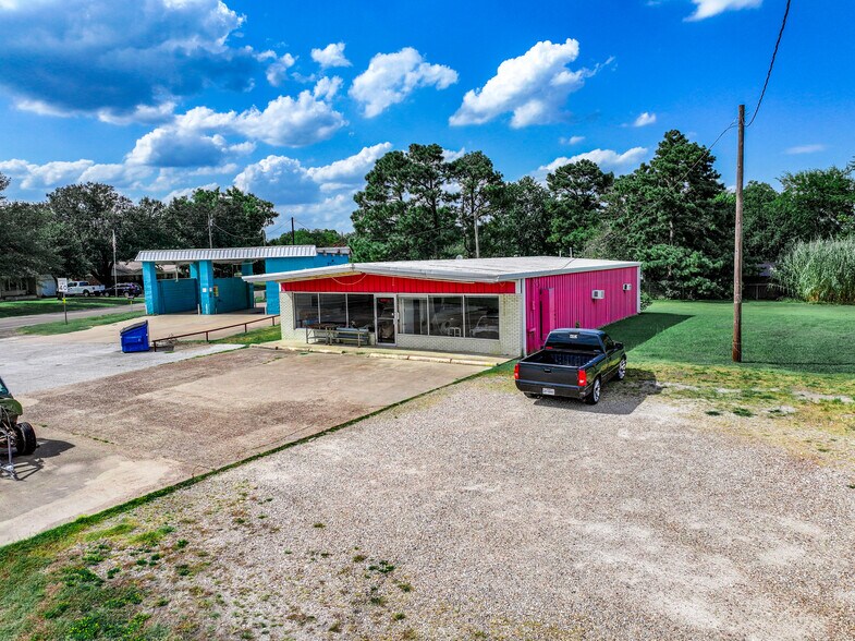 604 Frisco St, Cumby, TX à vendre - Photo principale – Image 1 sur 22