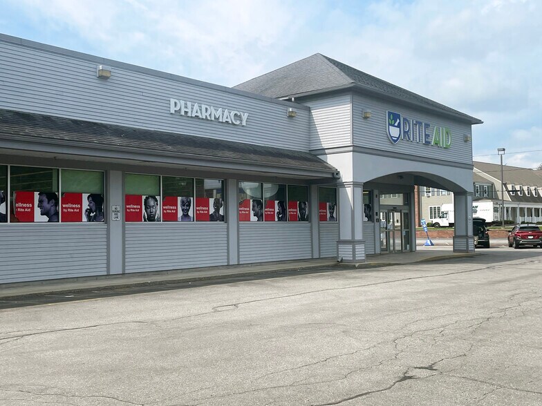 142 Main St, Salem, NH à louer - Photo de l’immeuble – Image 3 sur 4
