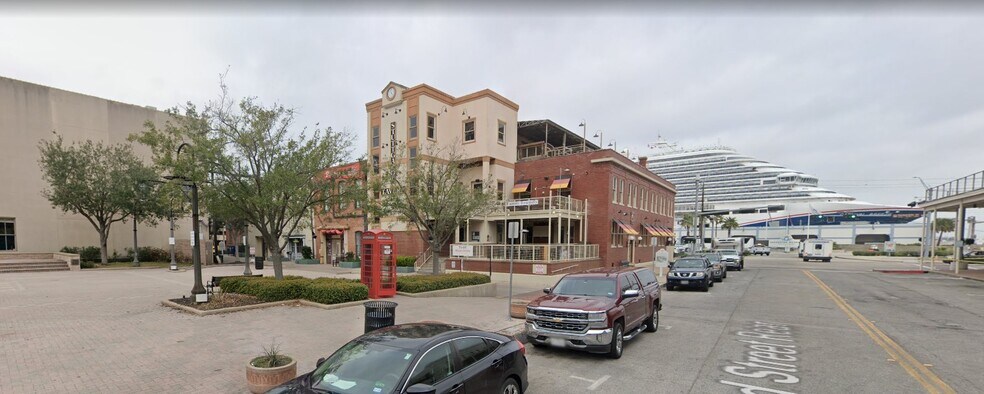 111 23rd St, Galveston, TX à louer - Photo de l’immeuble – Image 1 sur 12