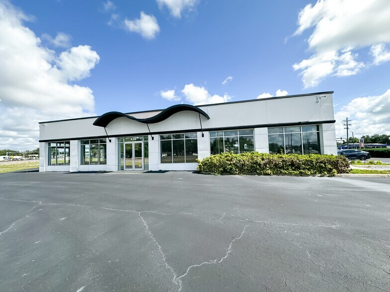 425 S Lake Parker Ave, Lakeland, FL à louer - Photo de l’immeuble – Image 2 sur 12