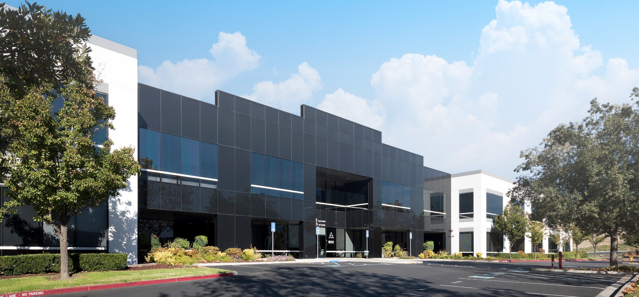 845 Embedded Way, San Jose, CA à louer Photo principale– Image 1 sur 8
