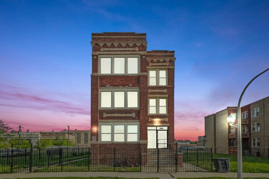 3522 Grenshaw, Chicago, IL à vendre - Photo de l’immeuble – Image 2 sur 10