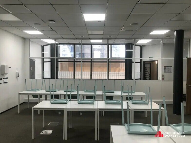 Bureau dans Bordeaux à louer - Photo de l’immeuble – Image 2 sur 10