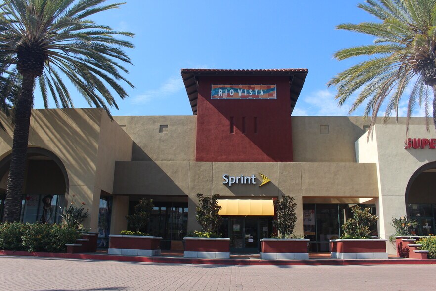 8730 Rio San Diego Dr, San Diego, CA à louer - Photo de l’immeuble – Image 3 sur 9