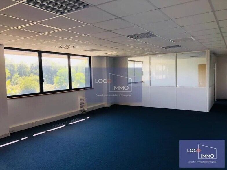 Local d’activités dans SAINT-JEAN-D'ILLAC à louer - Photo intérieure – Image 3 sur 8