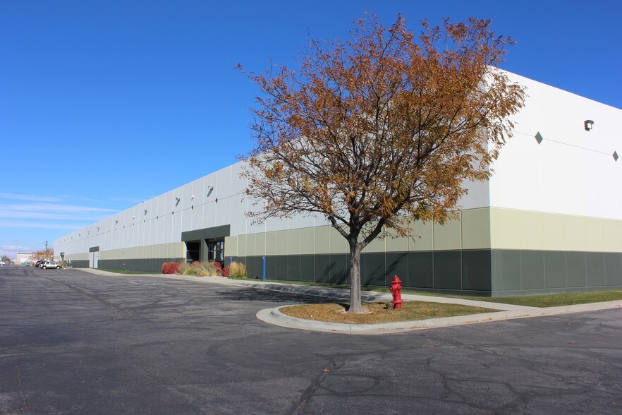 2440-2450 S 3600 W, Salt Lake City, UT à louer - Photo de l’immeuble – Image 2 sur 9