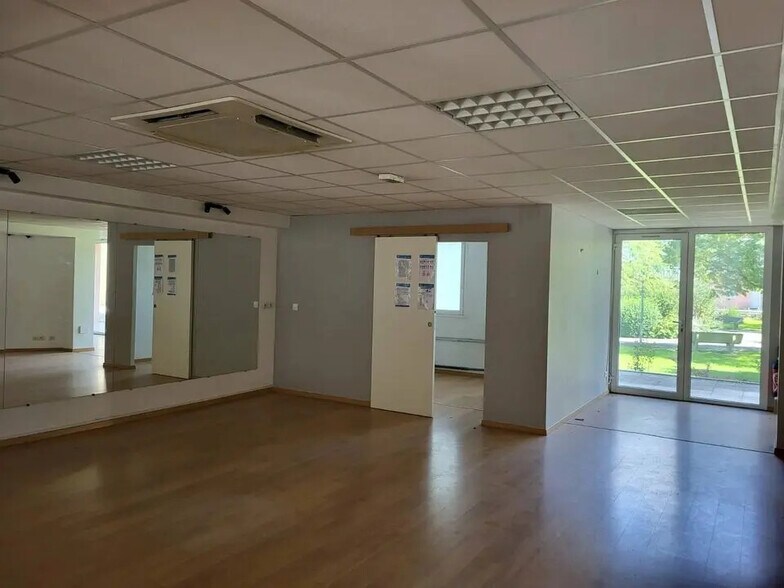 Bureau dans Bayonne à louer - Photo de l’immeuble – Image 1 sur 6