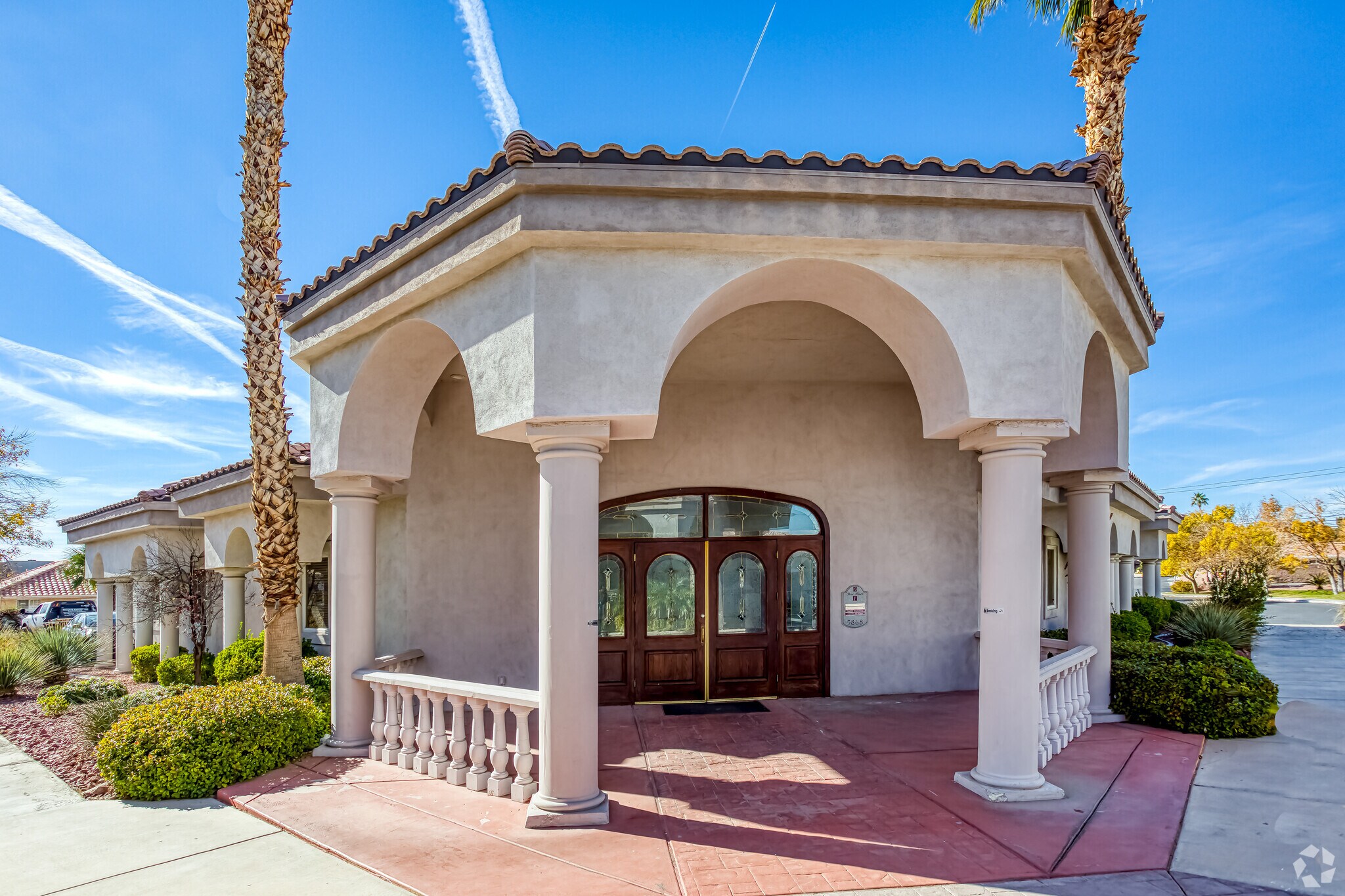 5868 S Pecos Rd, Las Vegas, NV à vendre Photo principale– Image 1 sur 21
