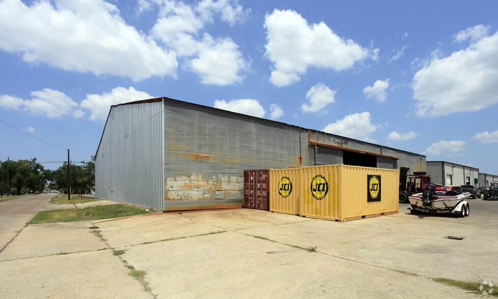813 Dumont St, South Houston, TX à louer - Photo de l’immeuble – Image 3 sur 10