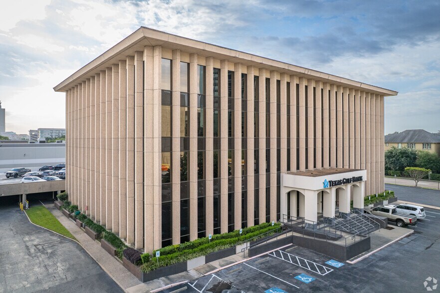 900 Town & Country Blvd, Houston, TX à louer - Photo de l’immeuble – Image 2 sur 8
