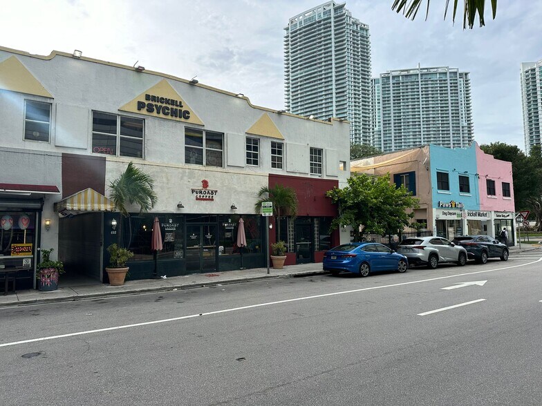 630 S Miami Ave, Miami, FL à louer - Photo de l’immeuble – Image 2 sur 8