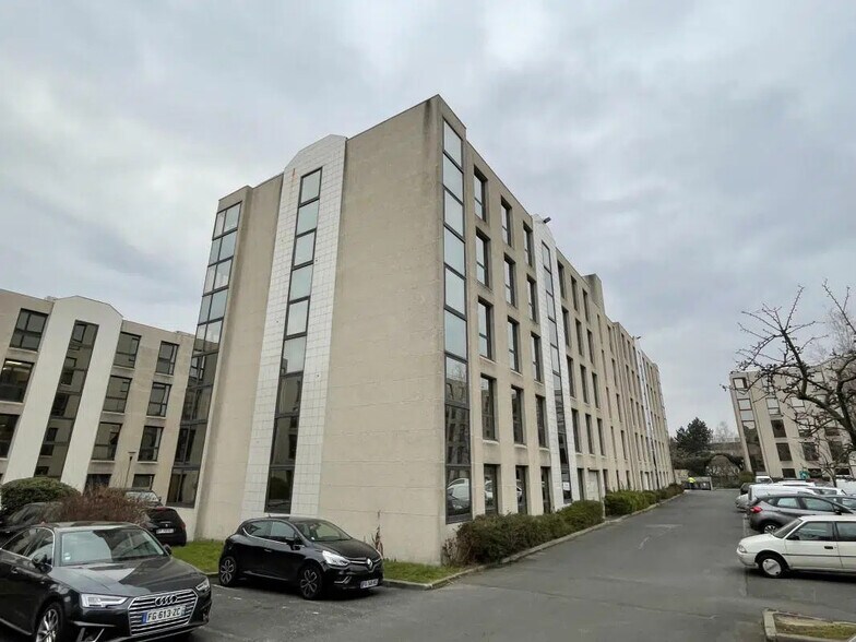 53 Boulevard De La République, Chatou à louer - Photo de l’immeuble – Image 2 sur 8