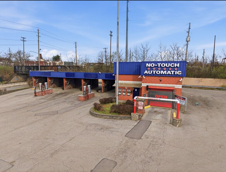 8219 Broadway Ave, Cleveland, OH à vendre - Photo principale – Image 1 sur 19