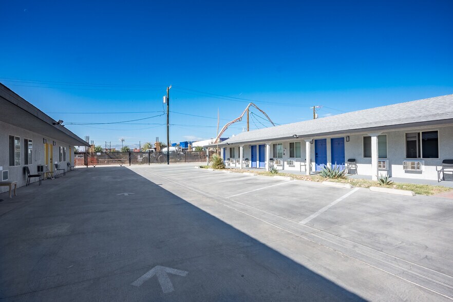 1414-1418 S 3rd St, Las Vegas, NV à louer - Photo de l’immeuble – Image 2 sur 7