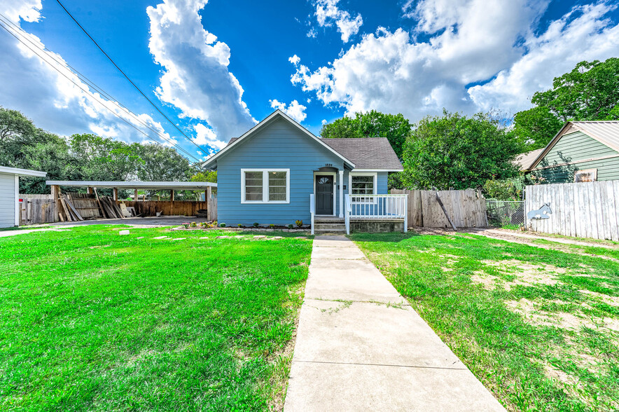 1224 Avenue H, Bay City, TX à vendre - Photo de l’immeuble – Image 2 sur 35