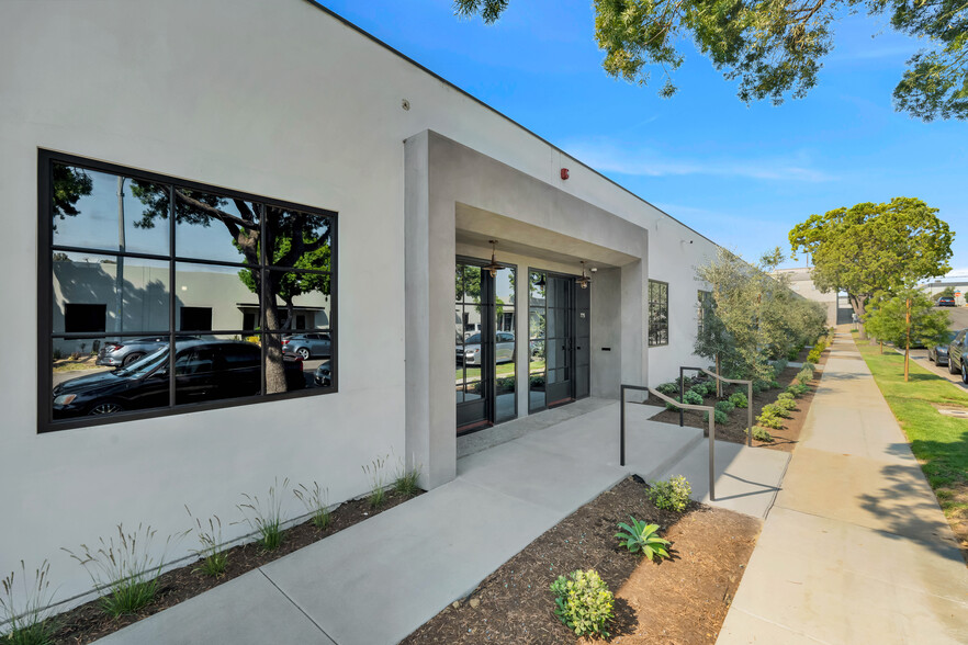 769-791 Newton Way, Costa Mesa, CA à louer - Photo de l’immeuble – Image 3 sur 17