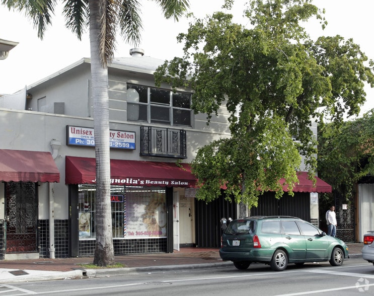 1321-1327 SW 8th St, Miami, FL à vendre - Photo de l’immeuble – Image 2 sur 5