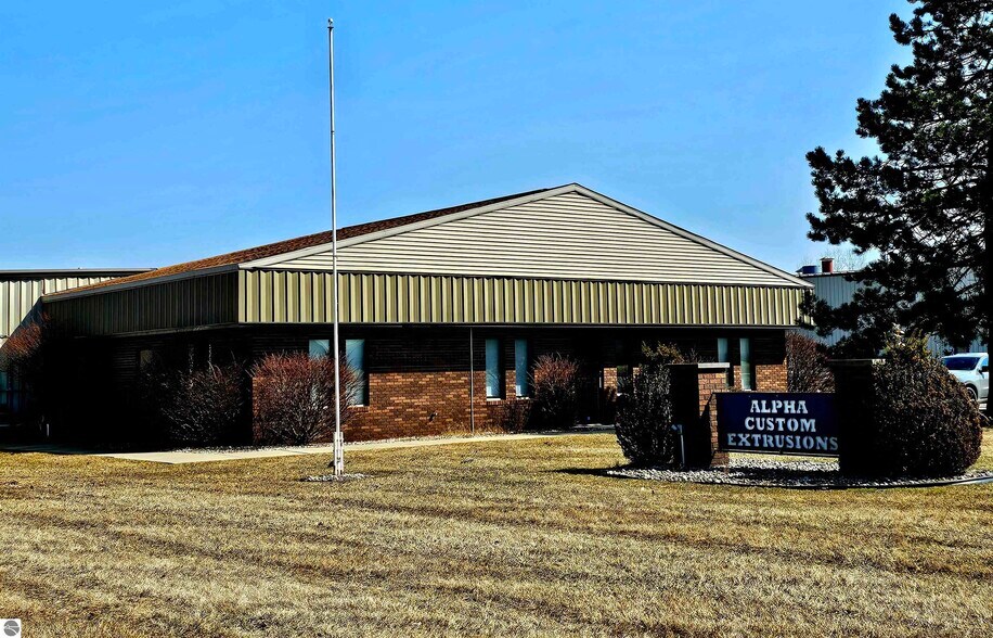 800 Woodside Dr, Saint Louis, MI à vendre - Photo principale – Image 1 sur 9
