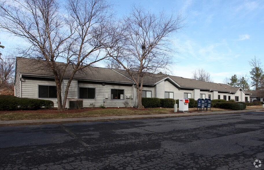 3200 Croasdaile Dr, Durham, NC à vendre - Photo de l’immeuble – Image 2 sur 2