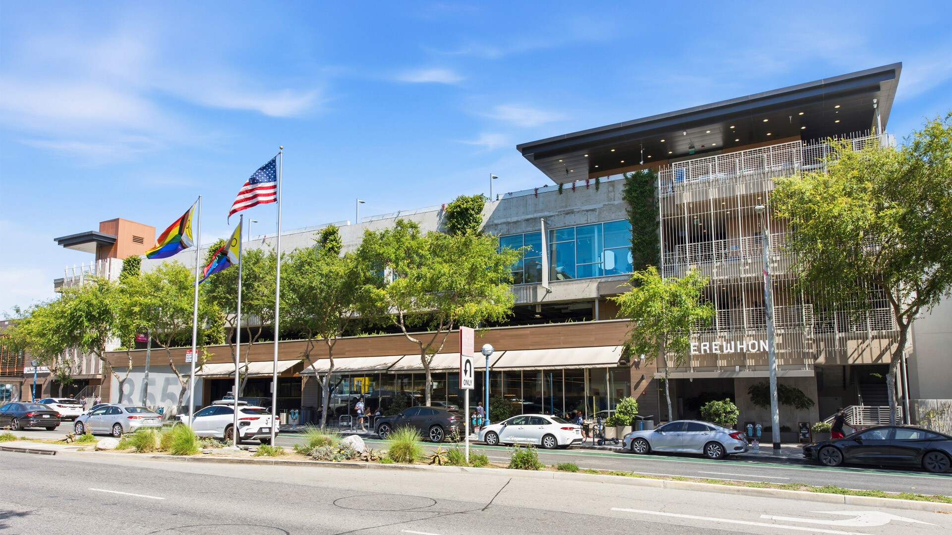 8550-8594 Santa Monica Blvd, West Hollywood, CA à louer Photo de l’immeuble– Image 1 sur 10