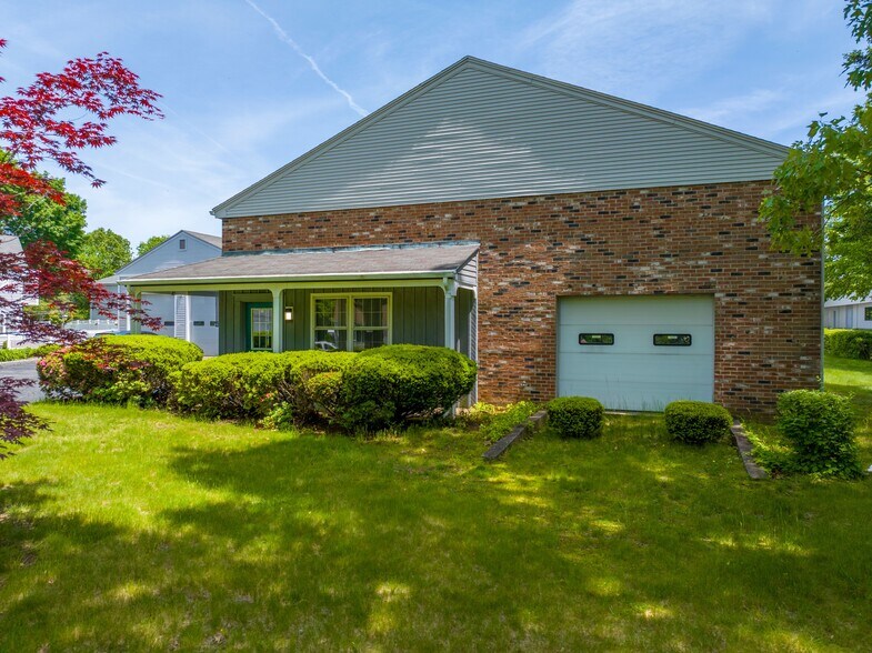 192 Oak St, Glastonbury, CT à louer - Photo de l’immeuble – Image 2 sur 7