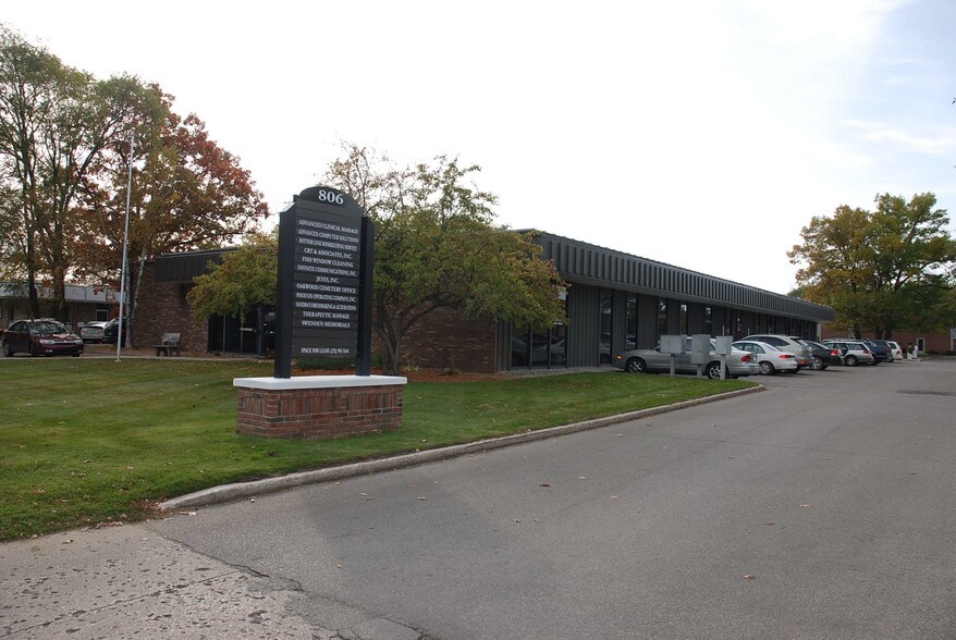 806 Hastings St, Traverse City, MI à louer - Photo de l’immeuble – Image 2 sur 12