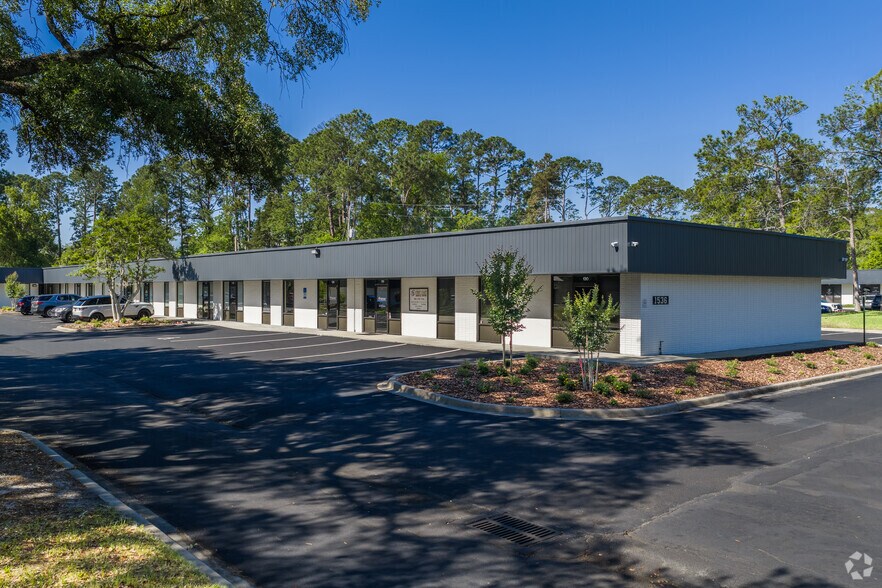 1530 Kingsley Ave, Orange Park, FL à louer - Photo principale – Image 1 sur 10