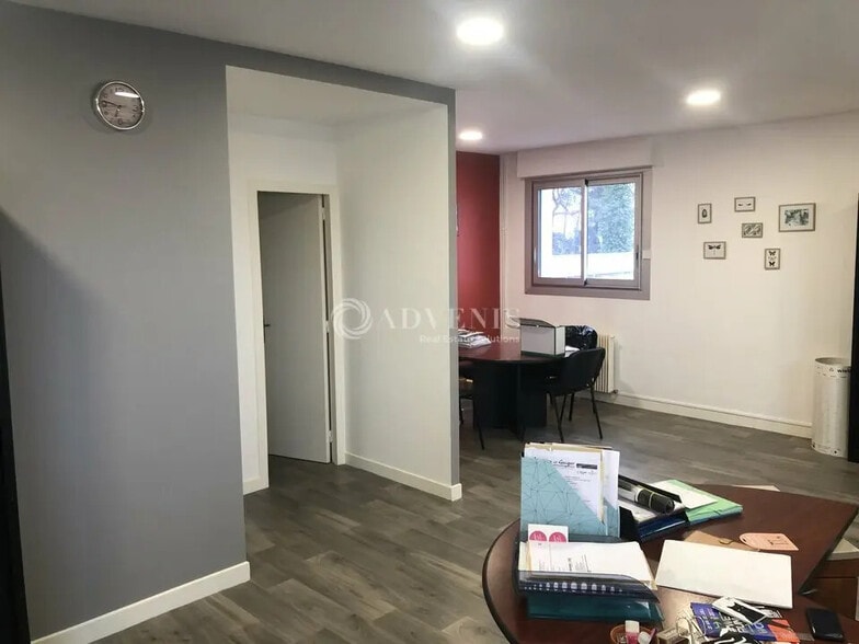 Bureau dans Vandoeuvre-les-Nancy à louer - Photo de l’immeuble – Image 1 sur 9