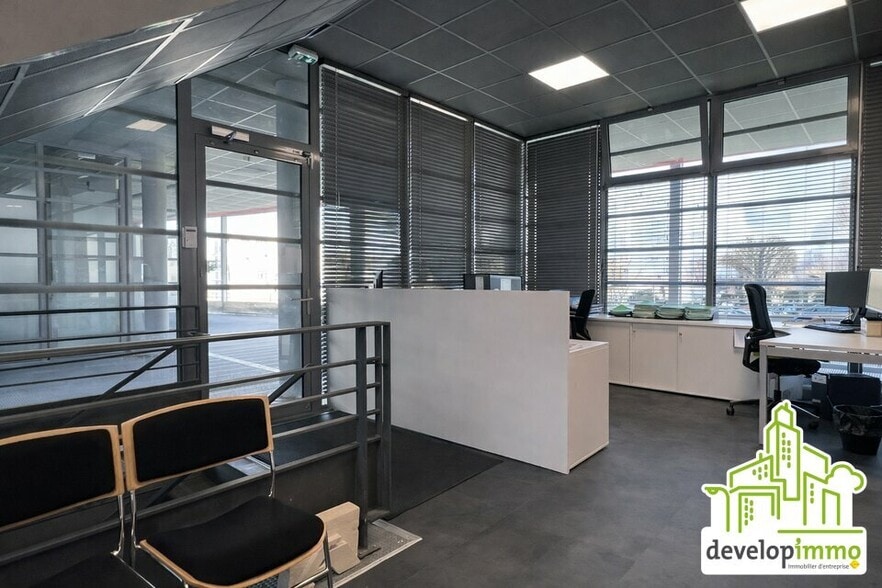 Bureau dans Hérouville-Saint-Clair à vendre - Photo intérieure – Image 2 sur 8