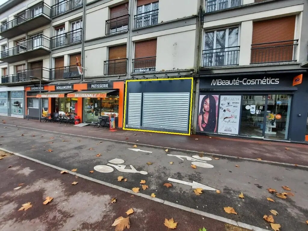 Local commercial dans Rouen à louer Photo de l’immeuble– Image 1 sur 7