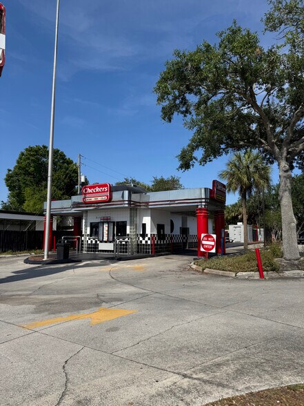 3501 34th St N, Saint Petersburg, FL à louer - Photo de l’immeuble – Image 1 sur 6